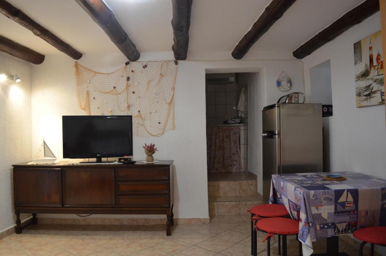 Apartment Stari Dvori Baska  Exterior photo