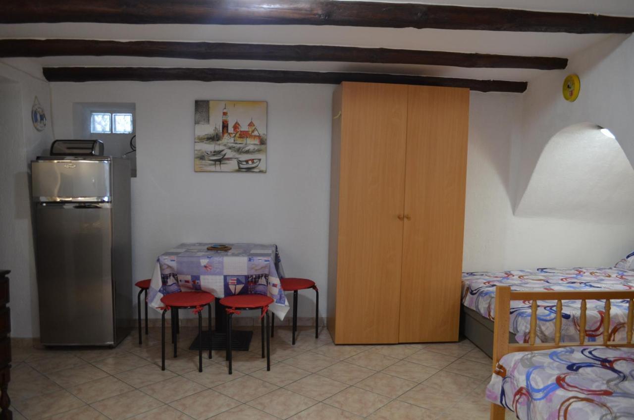 Apartment Stari Dvori Baska  Exterior photo